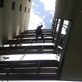 industrial abseiling london : aluminium cladding cleaning 